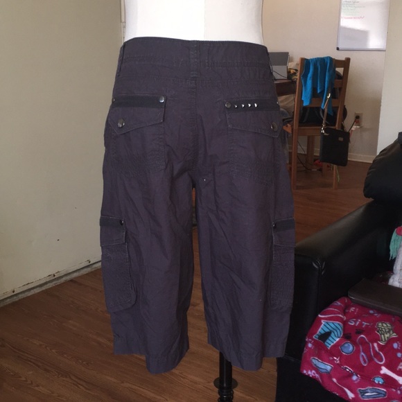 Helix men’s grey cargo shorts with stud embellish - Picture 5 of 14